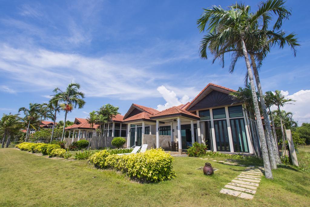 Sabah Beach Villas & Suites Kota Kinabalu Eksteriør billede